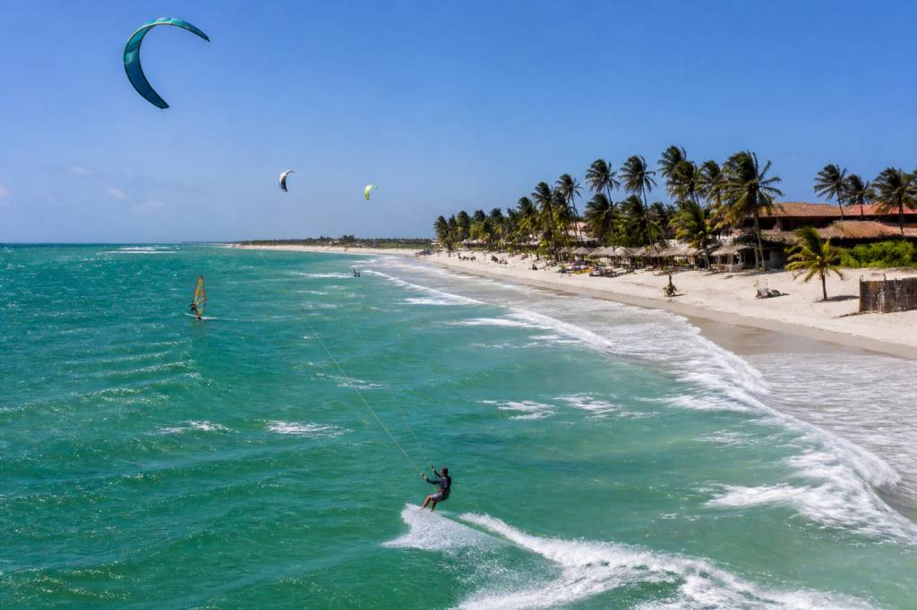 Surf e kitesurf no litoral oeste do Ceará: os melhores lugares para combinar aventura, pousada e descanso em um só roteiro