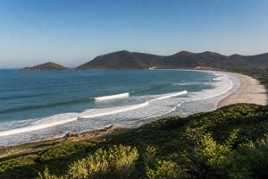 Waves Joaquina: condições, previsão e dicas para surfar na praia da Joaquina